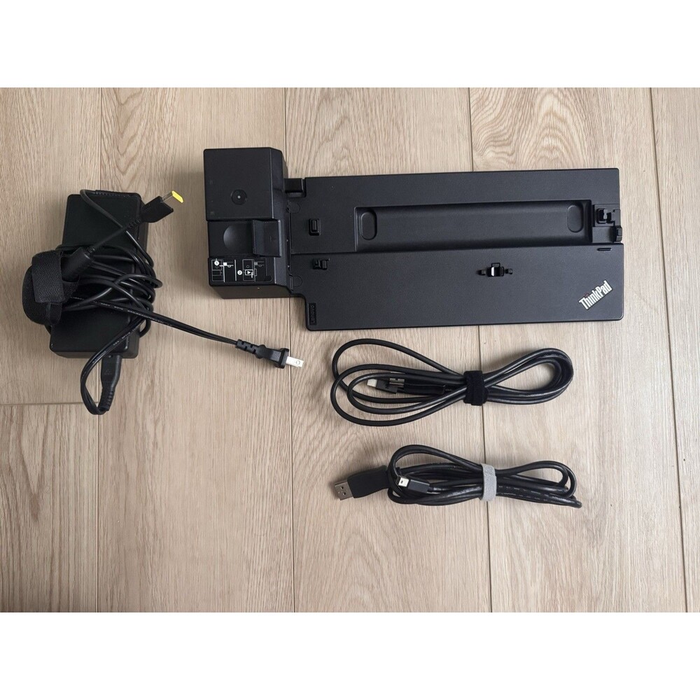 Lenovo ThinkPad Docking Station Black with Power Adapter and Cables